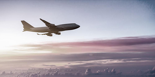 Avion dans les nuages