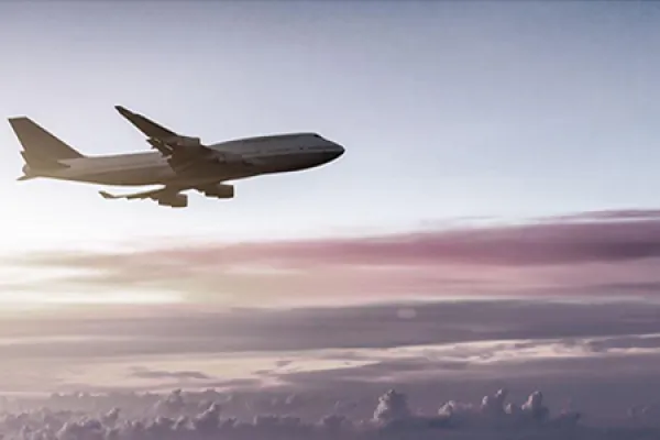 Avion dans les nuages